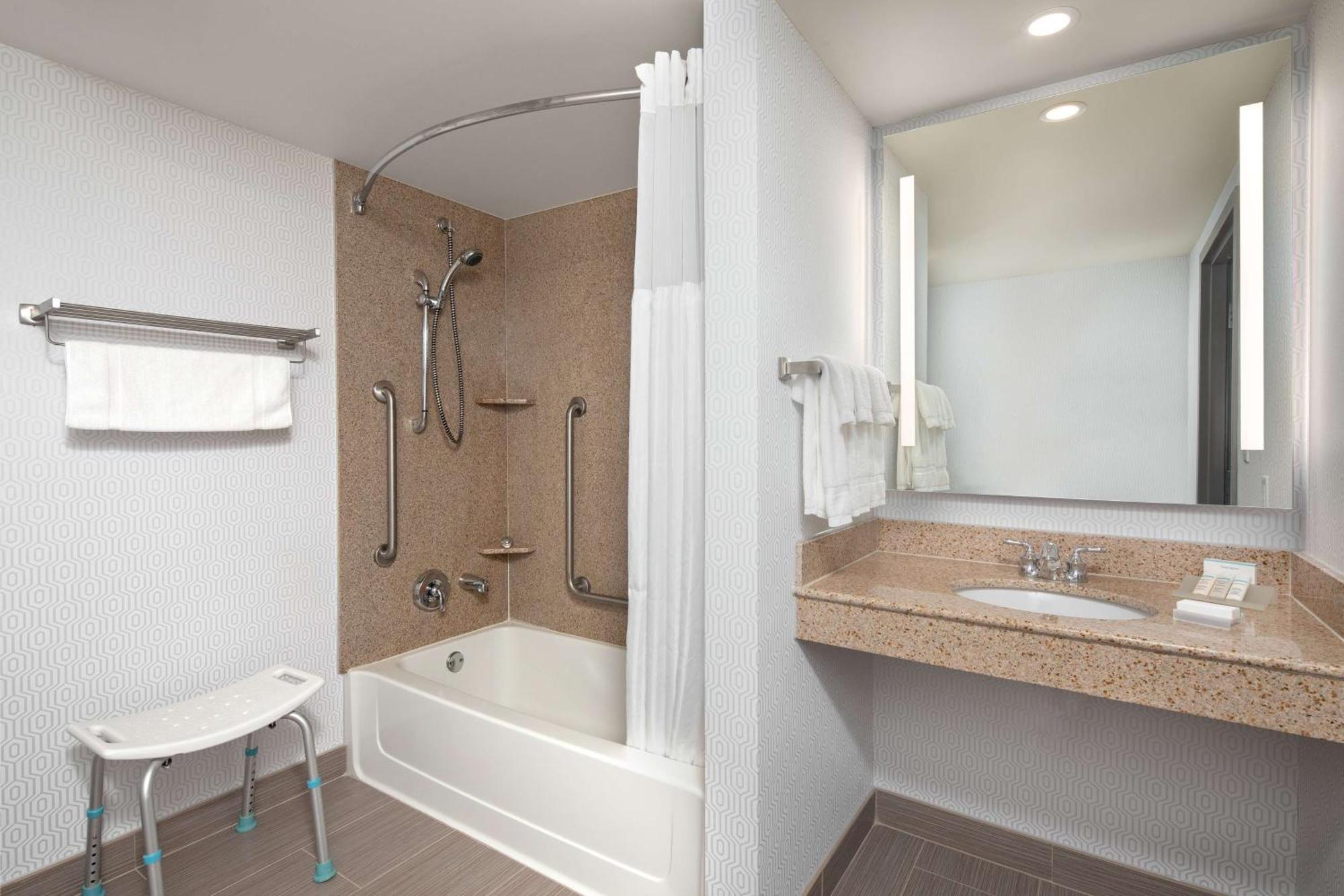 Hilton Garden Inn Halifax Airport Enfield Kültér fotó